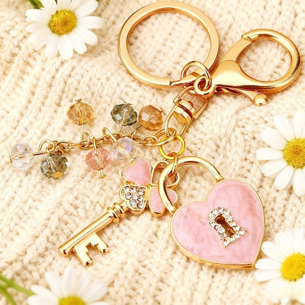 Heart Lock Keychain - Picture 4 of 6
